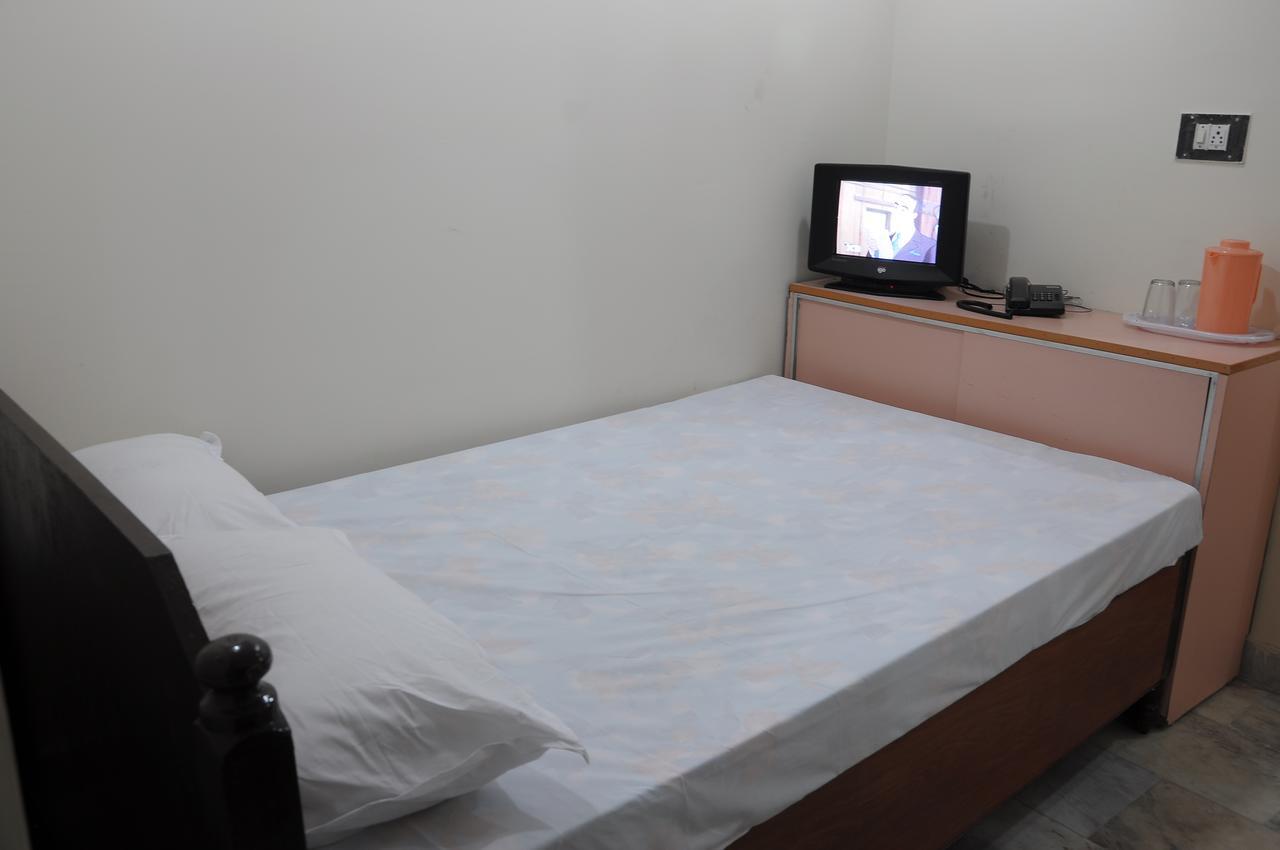 Vani Lodge Visakhapatnam Exteriör bild