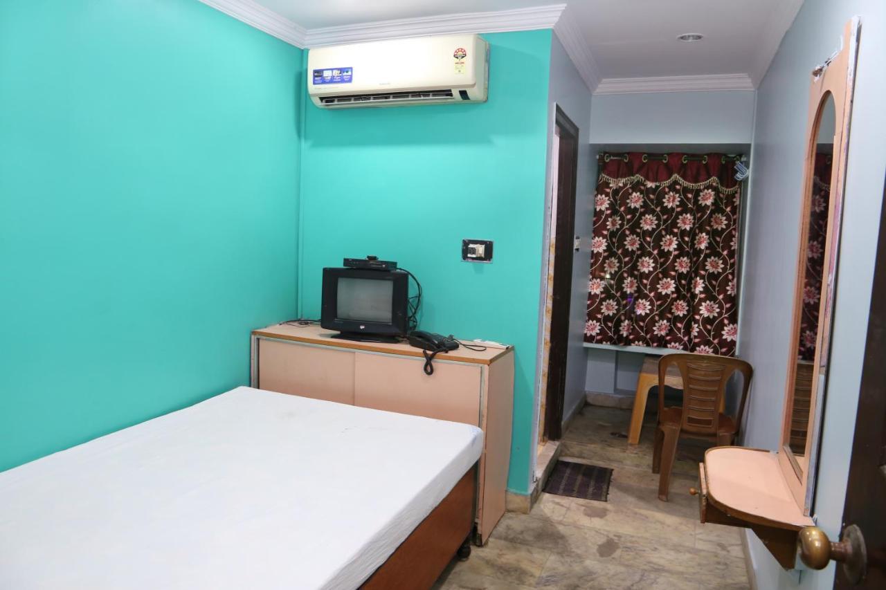 Vani Lodge Visakhapatnam Exteriör bild